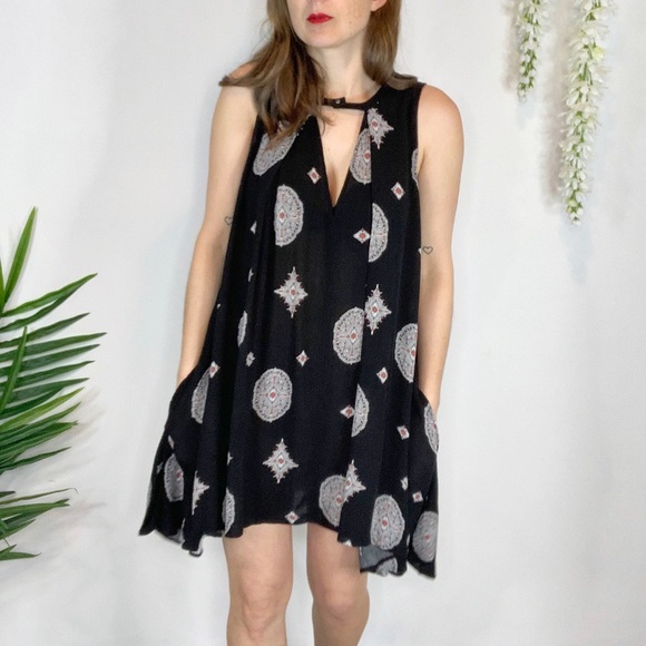 Free People Dresses & Skirts - FREE PEOPLE “Snap Out of It” swing dress pockets